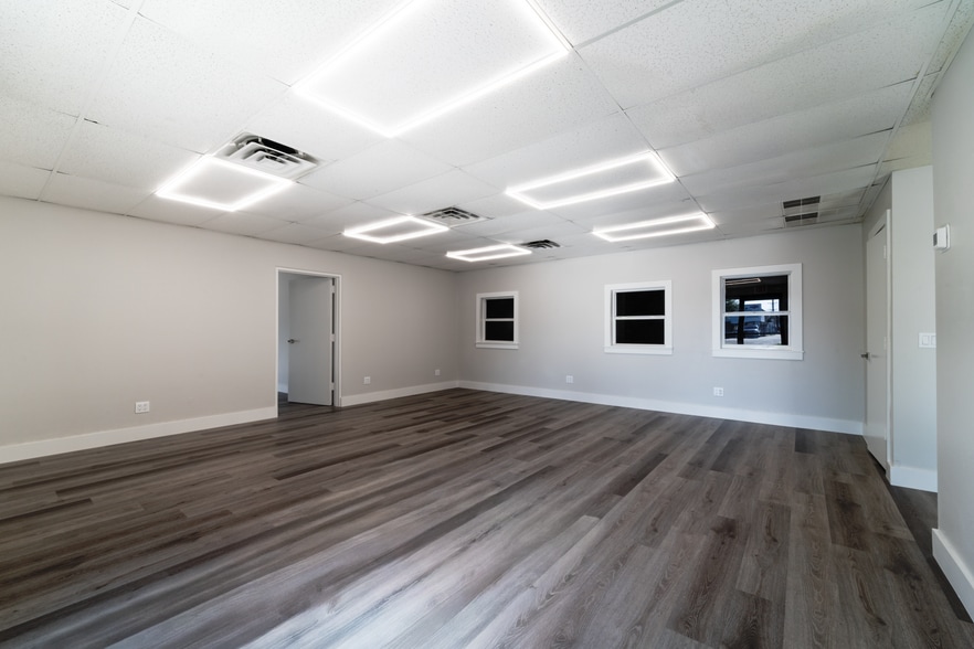 More Photos Of 5826-5830 Corporation Cir, Fort Myers Warehouse For Sale