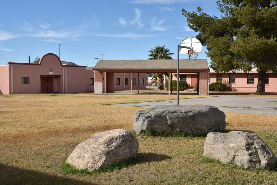 More Photos Of 2700 S 8th Ave, Tucson Specialty For Sale