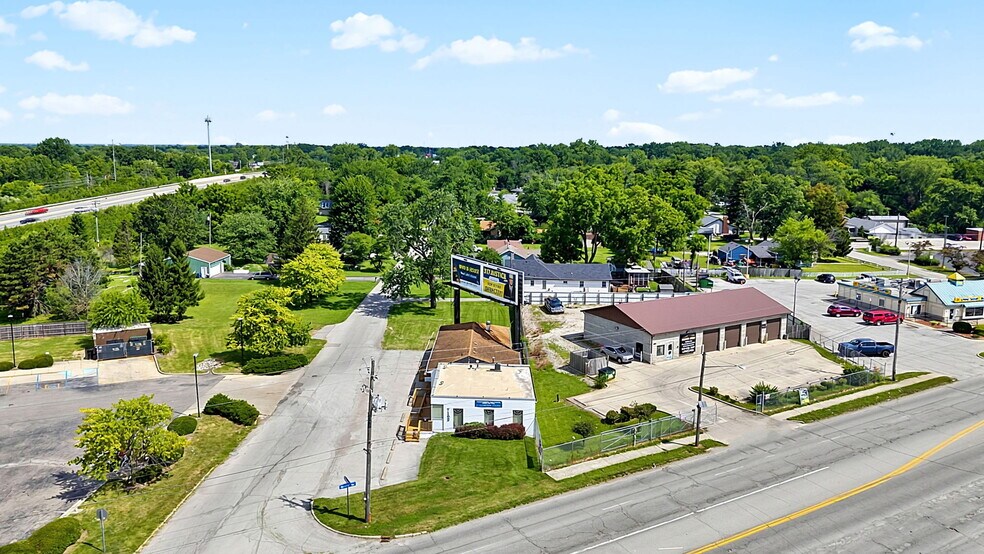 More Photos Of 7102 E Pendleton Pike, Indianapolis Office For Sale