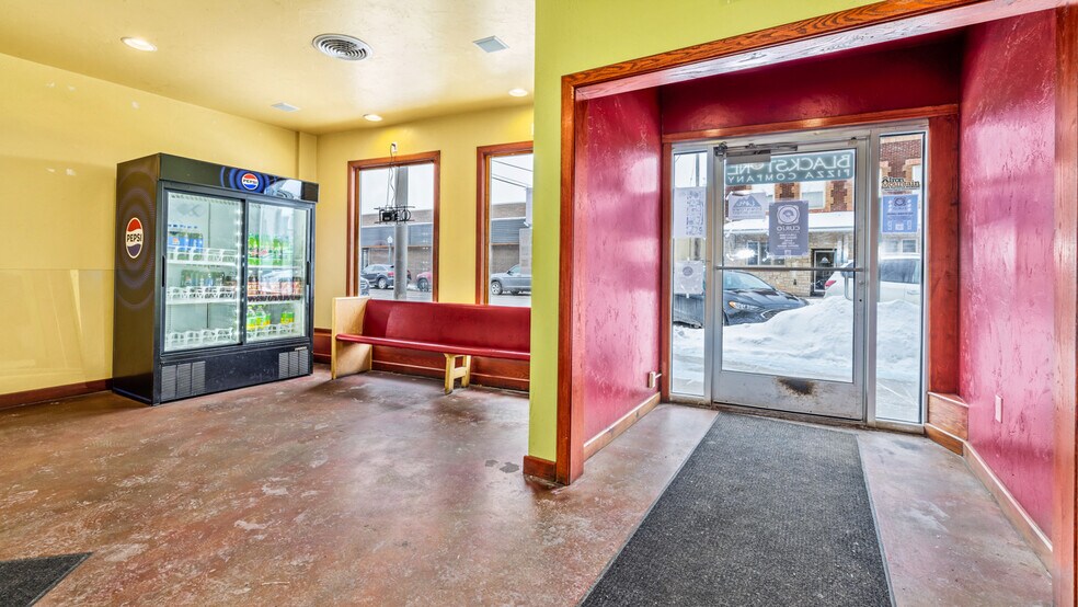More Photos Of 207 E Hughitt St, Iron Mountain Restaurant For Sale