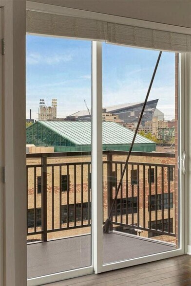 More Photos Of 10 2nd St SE, Minneapolis Apartments For Lease