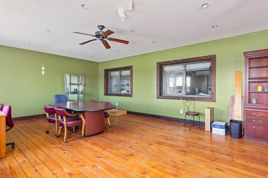 More Photos Of 14-07 113th St, College Point Flex For Sale
