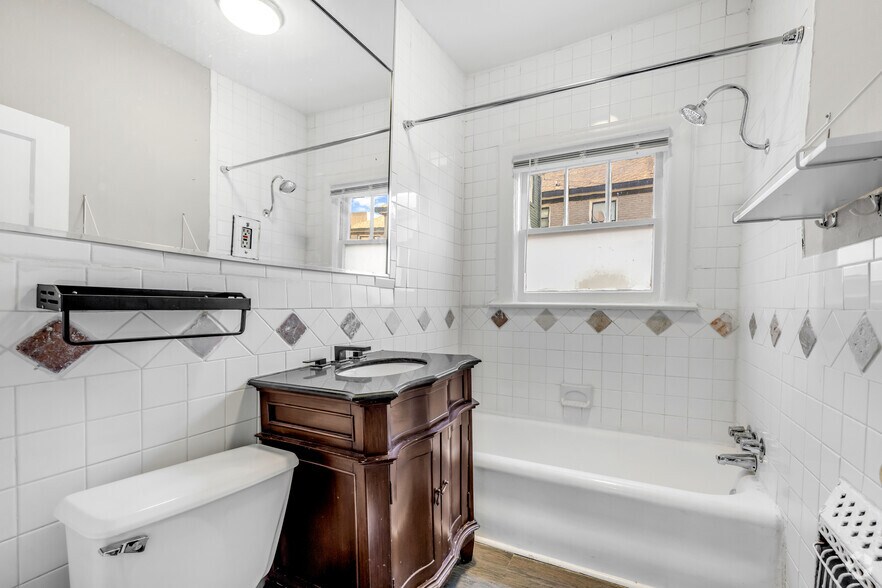 More Photos Of 4425 Swiss Ave, Dallas Apartments For Sale