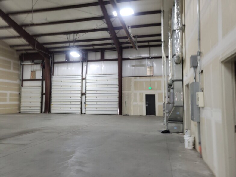 More Photos Of 9669 Havana St, Commerce City Manufacturing For Lease