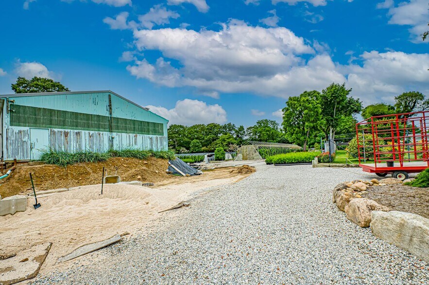 More Photos Of 185 N Country Rd, Mount Sinai Garden Center For Sale