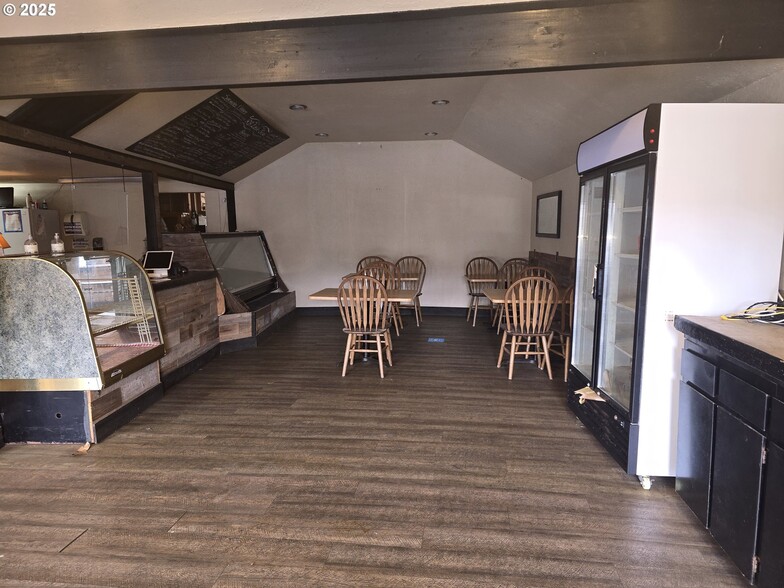 More Photos Of 1720 N Hwy 101, Rockaway Beach Storefront For Sale