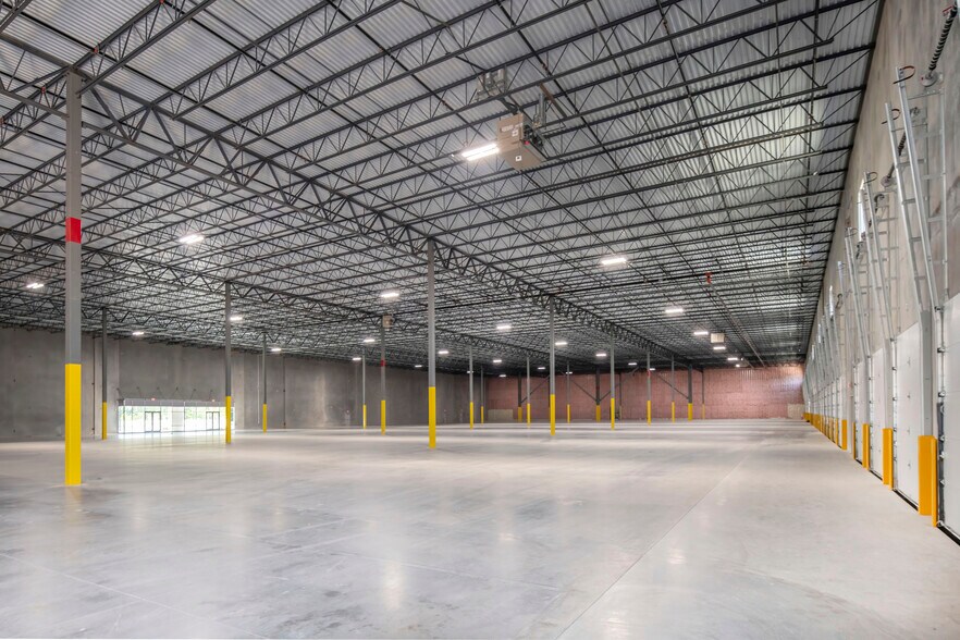 More Photos Of 933 Ellis Rd, Durham Distribution For Lease