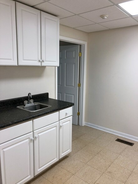 More Photos Of 942 E State St, Geneva Loft Creative Space For Sale