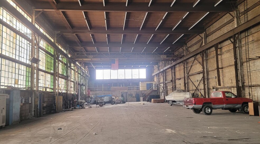 More Photos Of 848 E 43rd St, Brooklyn Distribution For Lease