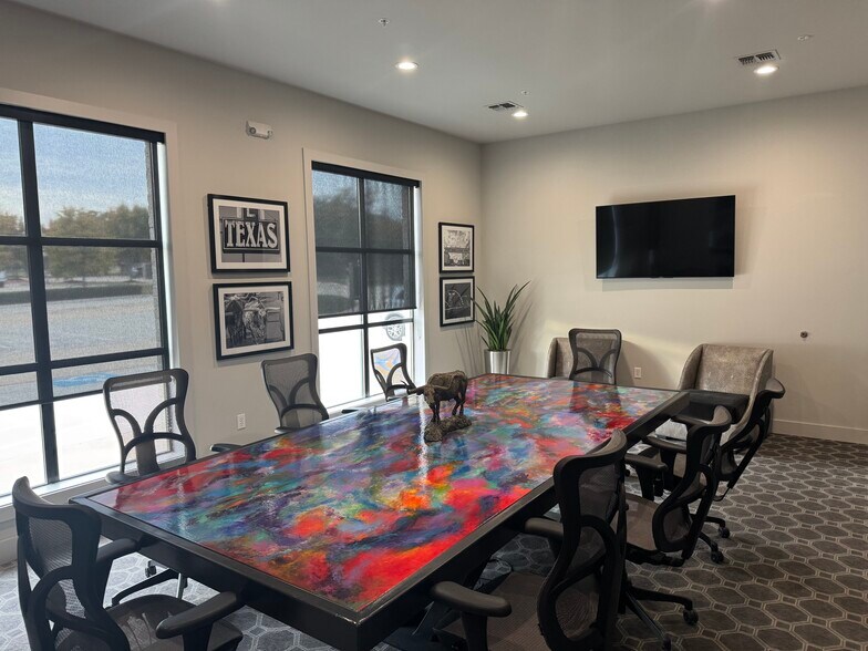 More Photos Of 8739 Davis Blvd, Keller Medical For Lease