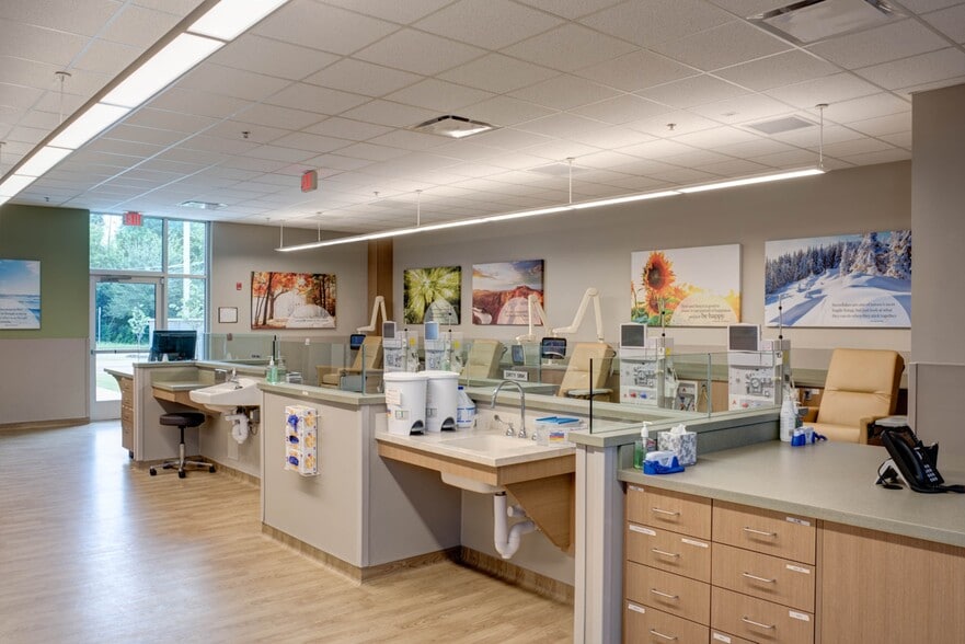 More Photos Of 1431 Business Center Ct, Dayton Medical For Sale