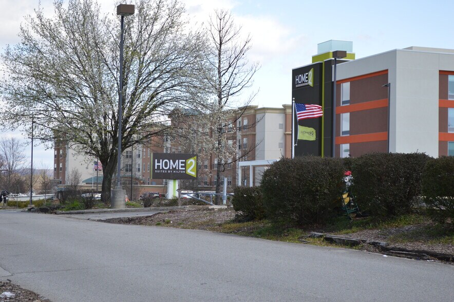 More Photos Of 7010 Lee Hwy, Chattanooga Storefront Retail Office For Sale