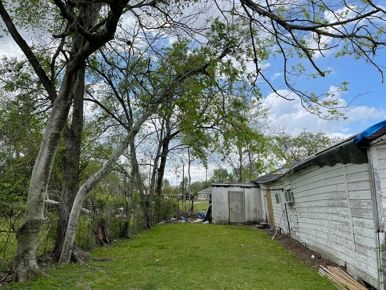 More Photos Of 8536 Scott St, Houston Religious Facility For Sale
