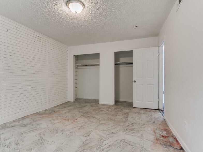 More Photos Of 1731 NW 32nd St, Oklahoma City Apartments For Sale