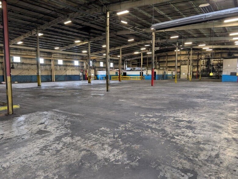 More Photos Of 551 Jay St, Coldwater Warehouse For Lease