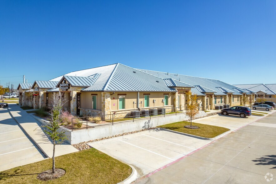 More Photos Of 255 W Lebanon, Frisco Medical For Sale
