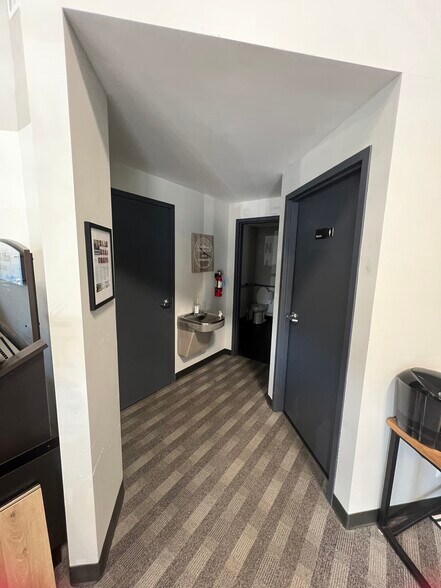 More Photos Of 1510 NW Vivion Rd, Kansas City Office For Lease