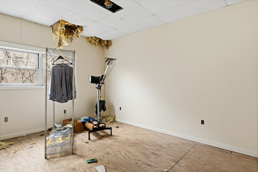 More Photos Of 360 SW Cutoff, Northborough Industrial For Sale