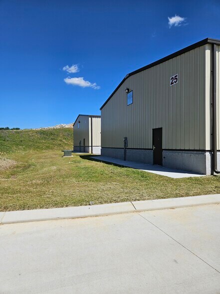 More Photos Of 25 Marigold Ln, Ringgold Warehouse For Lease