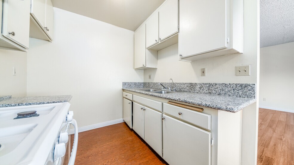More Photos Of 6045 Hazelhurst Pl, North Hollywood Apartments For Sale