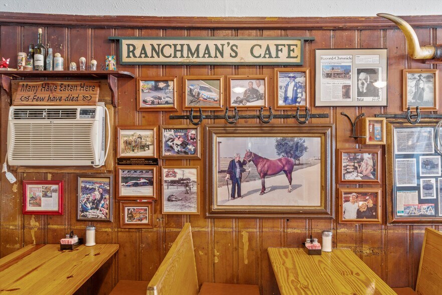 More Photos Of 110 W Bailey St, Ponder Restaurant For Sale