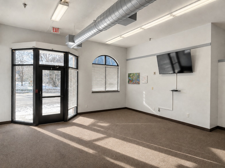 More Photos Of 1720 Glenwood Ave N, Minneapolis Apartments For Sale