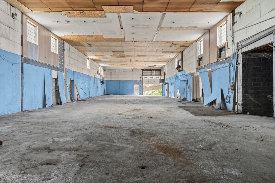 More Photos Of 15306 Rosa Parks Blvd, Detroit Warehouse For Sale