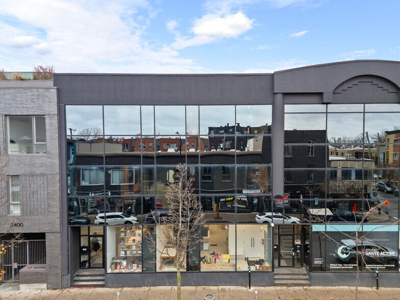 Primary Photo Of 7422 Rue Saint-Hubert, Montréal General Retail For Lease