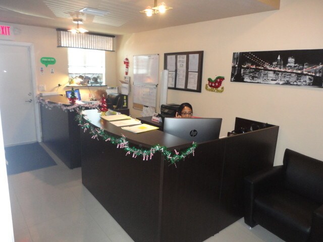 More Photos Of 319 SW 13th Ave, Pompano Beach Light Distribution For Lease