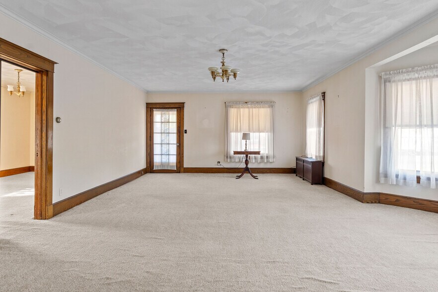 More Photos Of 150 Main St, Johnson City Medical For Sale