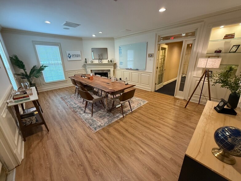 More Photos Of 3541 Habersham At Northlake, Tucker Office For Sale