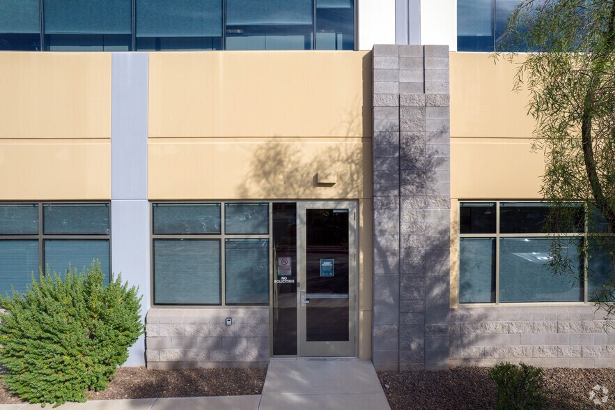 More Photos Of 8925 E Pima Center Pky, Scottsdale Office For Lease