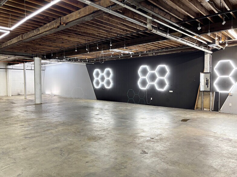 More Photos Of 4430 Singleton Station Rd, Louisville Light Distribution For Lease
