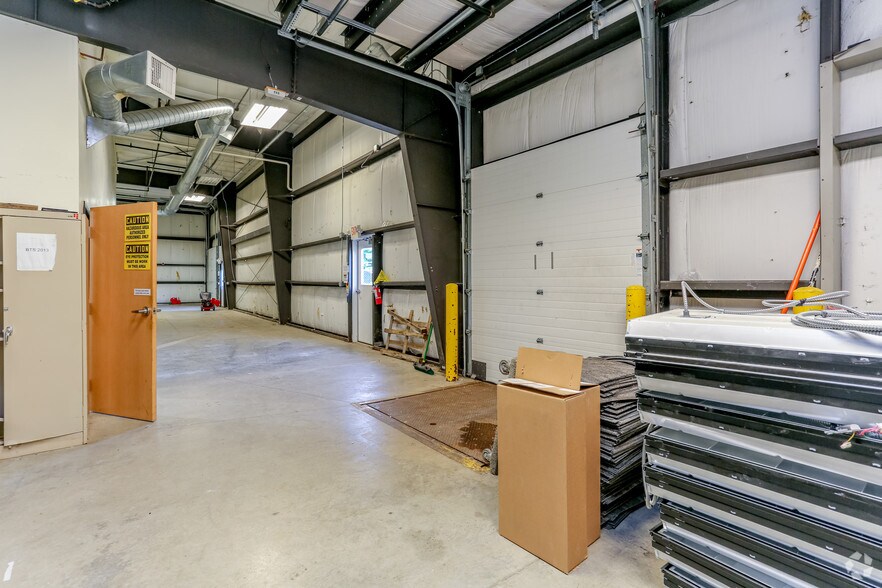 More Photos Of 2537 Daniels St, Madison Office For Lease