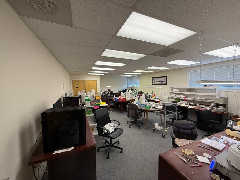 More Photos Of 8314 Browns Ln, Manassas Flex For Lease
