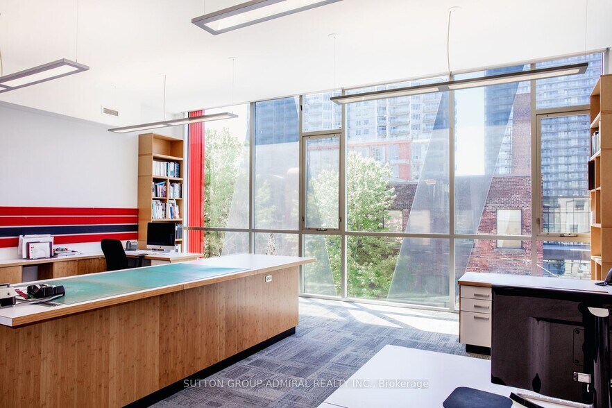 More Photos Of 10 Britain St, Toronto Storefront Retail Office For Lease