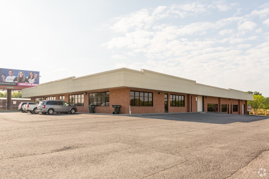 Primary Photo Of 6978 Lebanon Rd, Mount Juliet Showroom For Lease