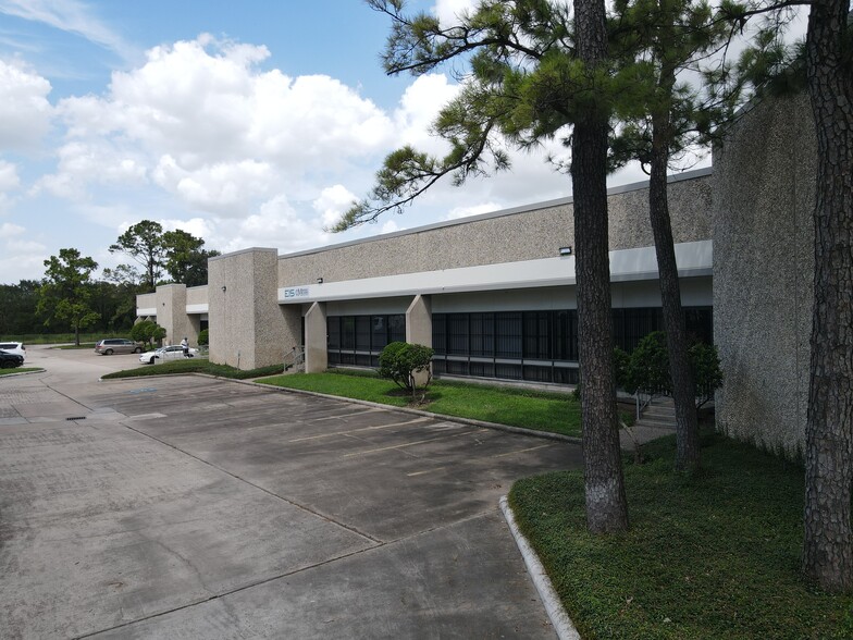 Primary Photo Of 7127-7157 North Loop E, Houston Warehouse For Lease