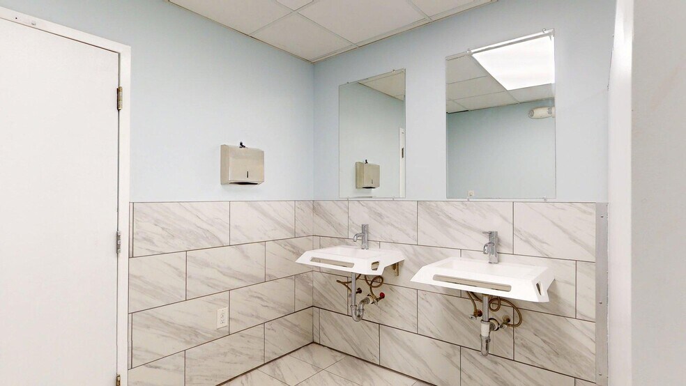 More Photos Of 3900 Leeds Ave, North Charleston Medical For Lease