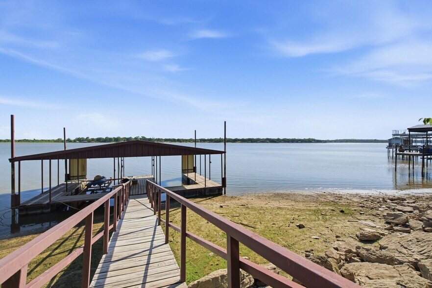More Photos Of 7170 Briar Rd, Azle Trailer Camper Park For Sale