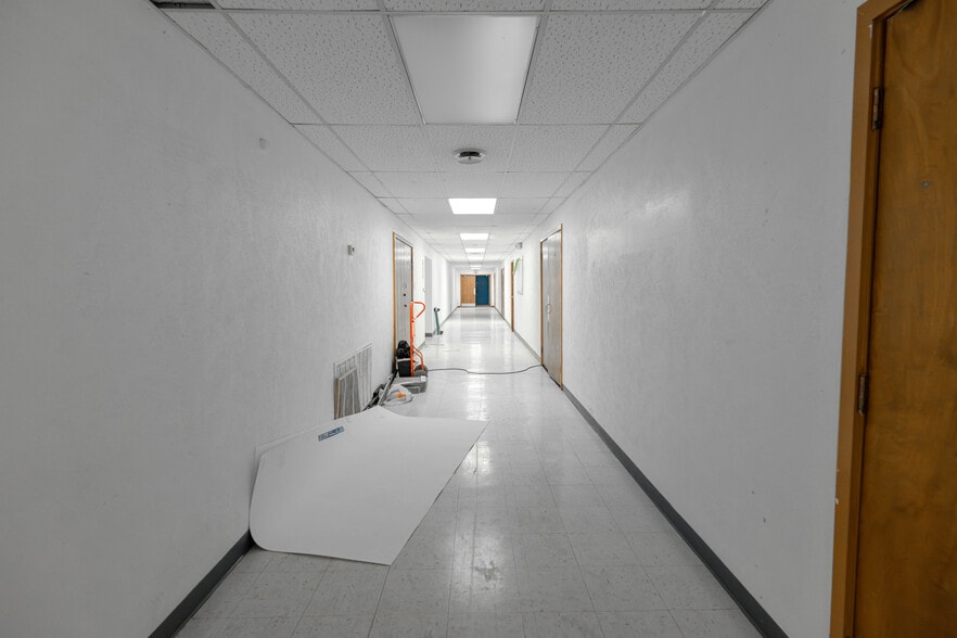 More Photos Of 900 Natchez Ave, Pasadena Schools For Sale