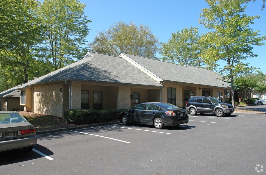 More Photos Of 875 Old Roswell Rd, Suite C-200, Roswell Office For Lease