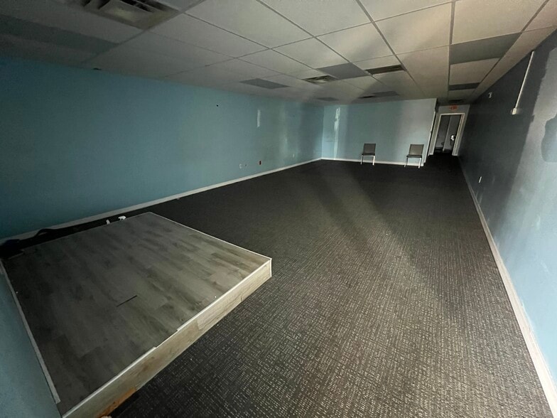 More Photos Of 5200-5322 Pearl St, Jacksonville Unknown For Lease