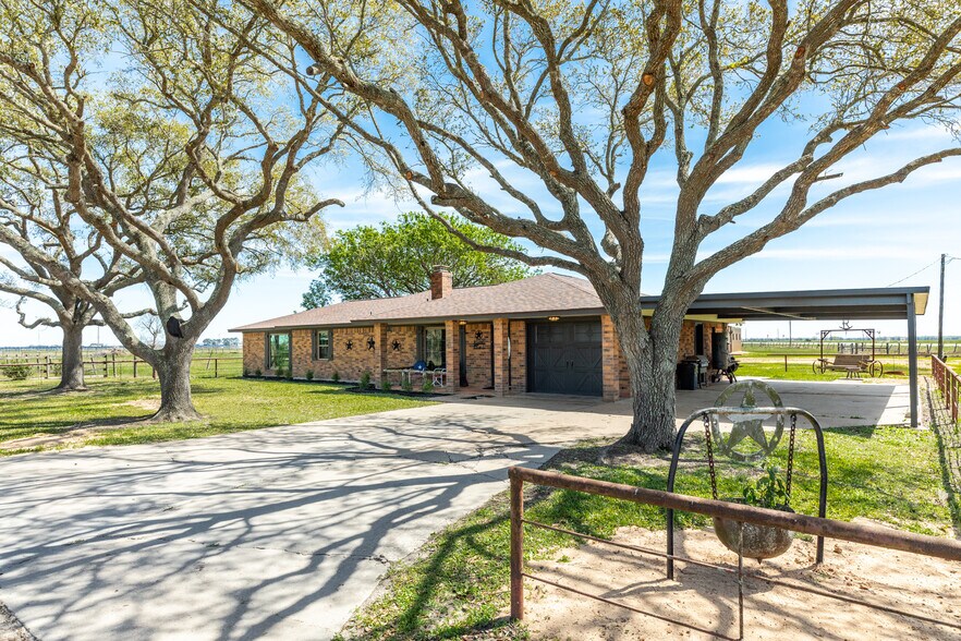 More Photos Of 27427 Highway 36, Damon Land For Sale