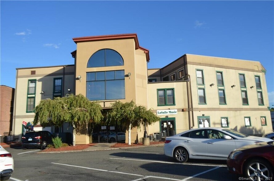 More Photos Of 987-1003 Main St, East Hartford Storefront Retail Office For Lease