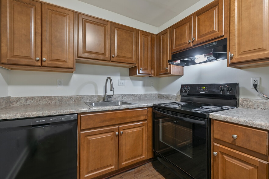 More Photos Of 3900 Forest Hill Ave, Richmond Apartments For Sale