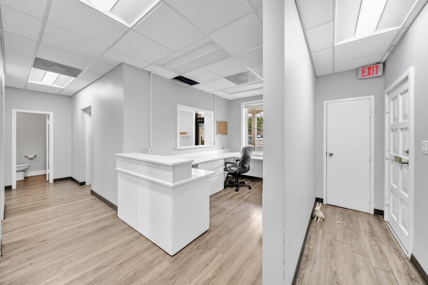 More Photos Of 4000 Burke Station Rd, Fairfax Auto Dealership For Lease