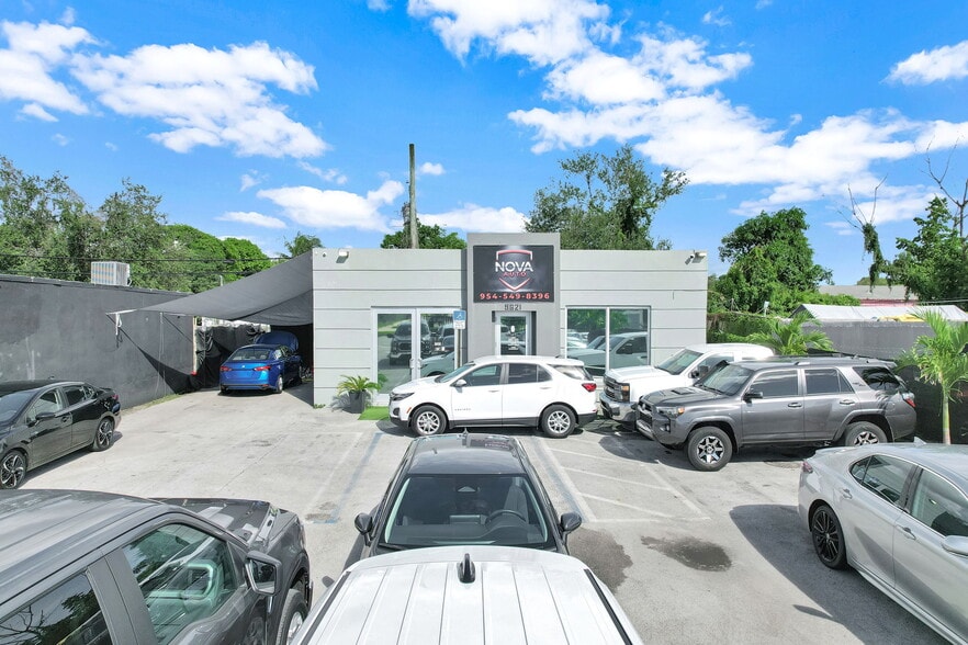 More Photos Of 9621 NW 27th Ave, Miami Office For Sale
