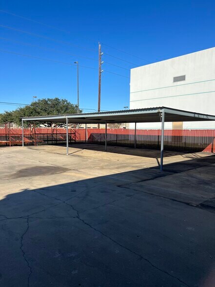 More Photos Of 1125 W Park One Dr, Sugar Land Warehouse For Sale