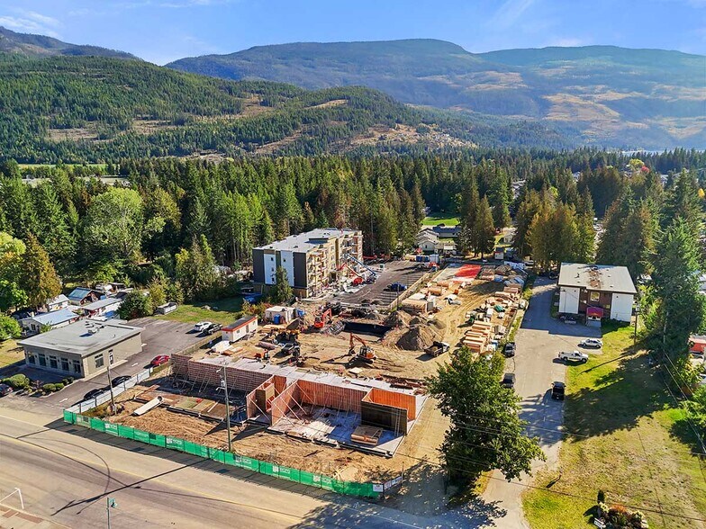 More Photos Of 425 Main St, Sicamous Apartments For Lease